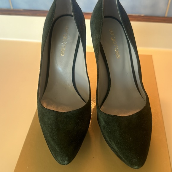 Sergio Rossi size 6/36 dark green suede heels with original box. Beautiful! - Picture 3 of 5